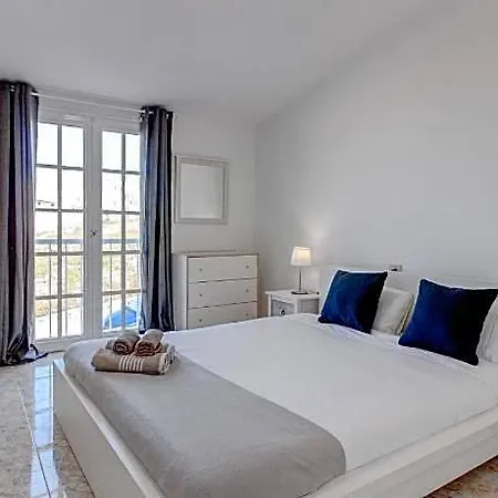 House Nina With Jacuzzi Hotel 2*