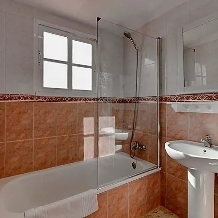 Hotel House Nina With Jacuzzi 2*